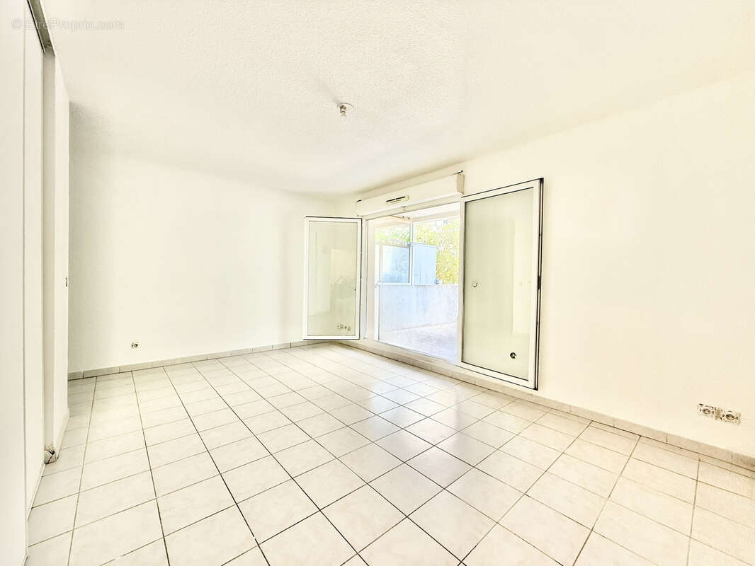 Appartement à MARSEILLE-3E