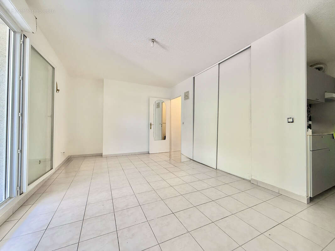 Appartement à MARSEILLE-3E