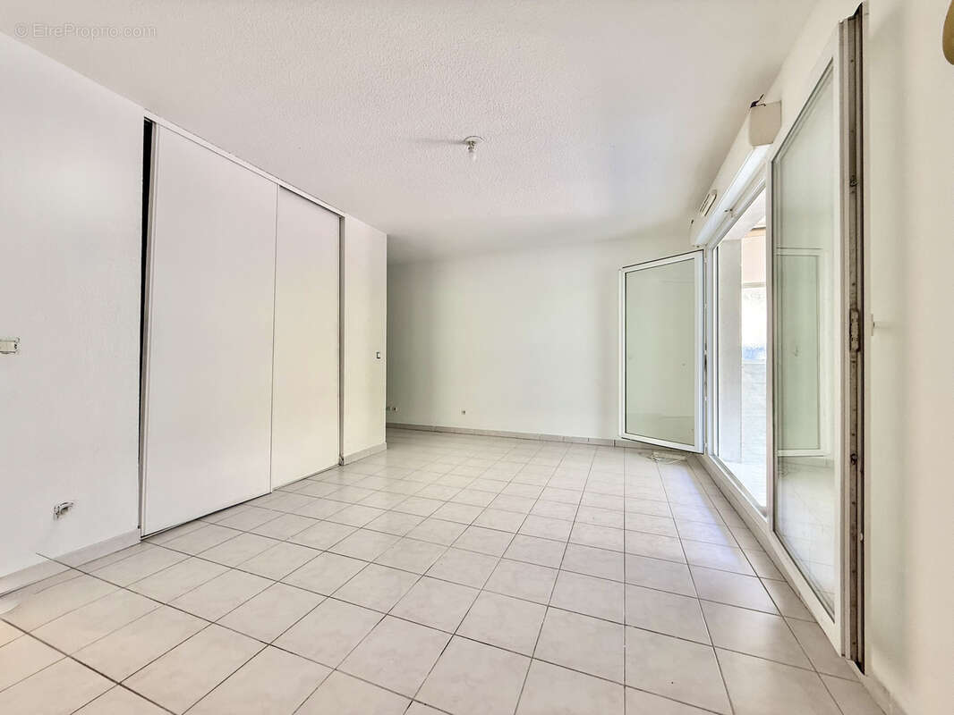 Appartement à MARSEILLE-3E