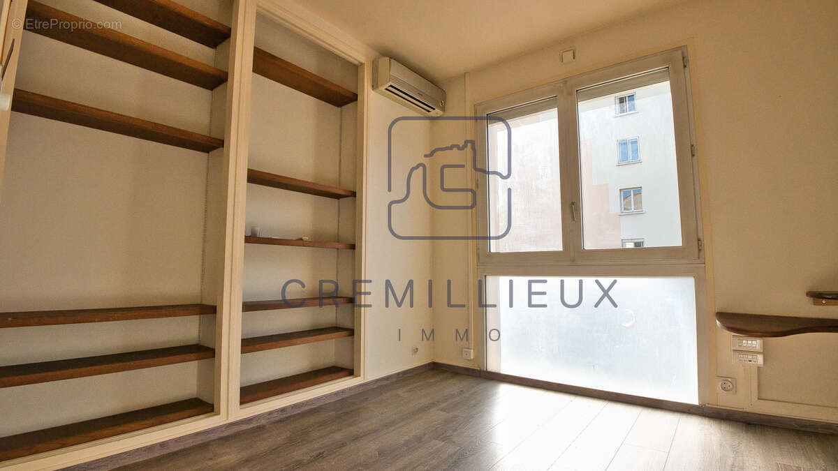 Commerce à GUILHERAND-GRANGES