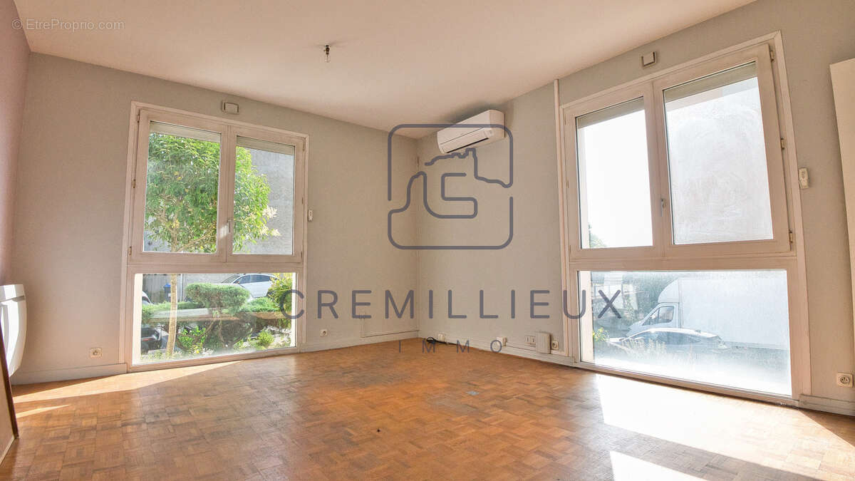 Commerce à GUILHERAND-GRANGES