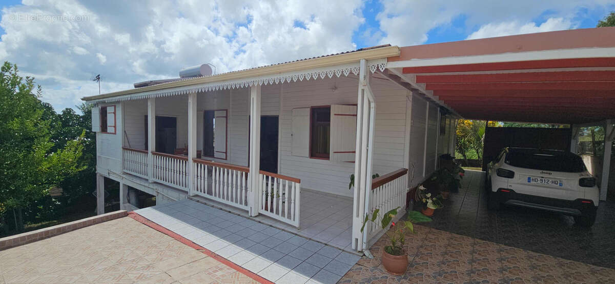 Maison à RIVIERE-SALEE