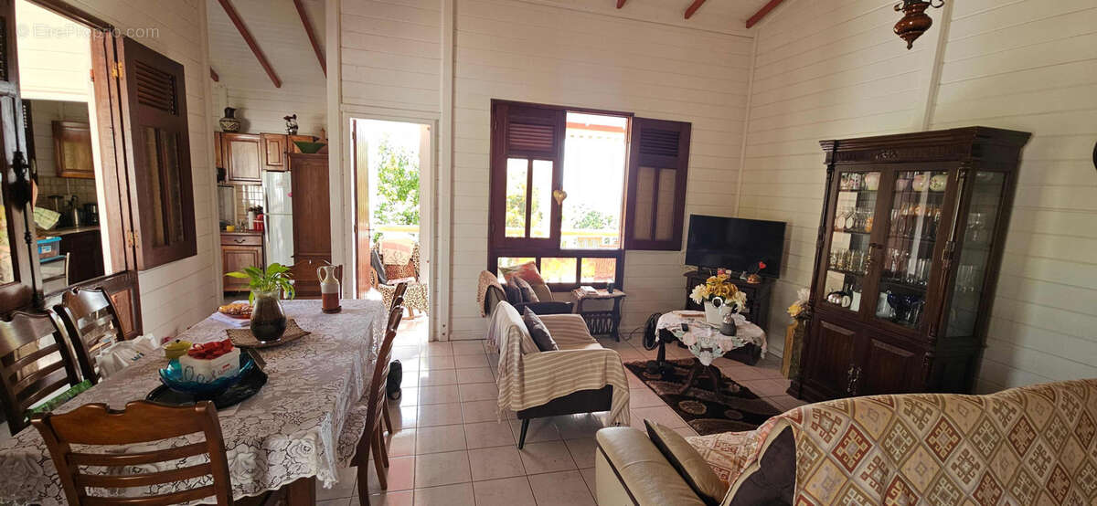 Maison à RIVIERE-SALEE