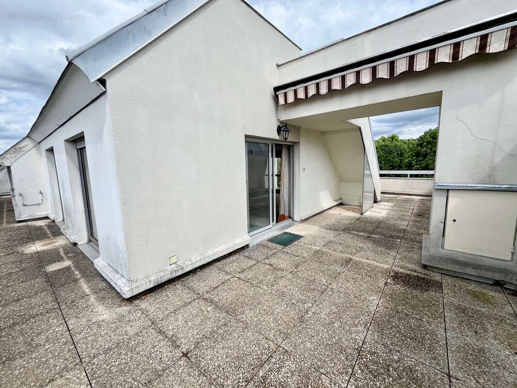 Appartement à SAINT-MAUR-DES-FOSSES