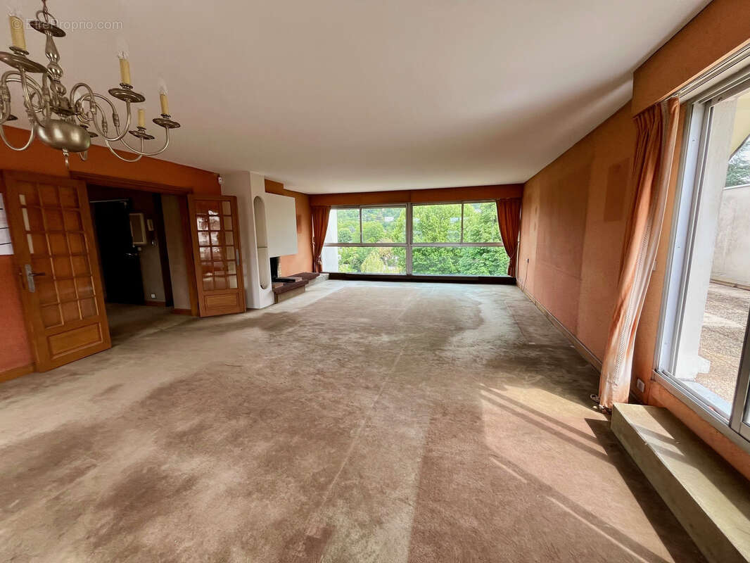 Appartement à SAINT-MAUR-DES-FOSSES