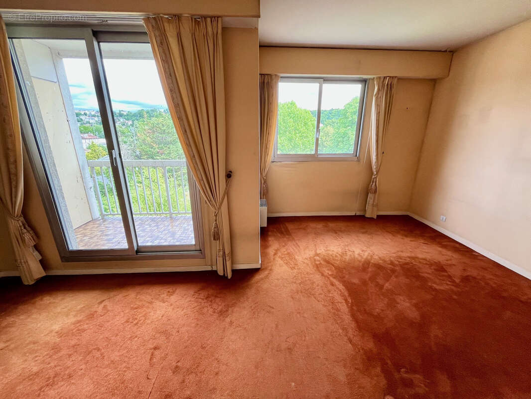 Appartement à SAINT-MAUR-DES-FOSSES