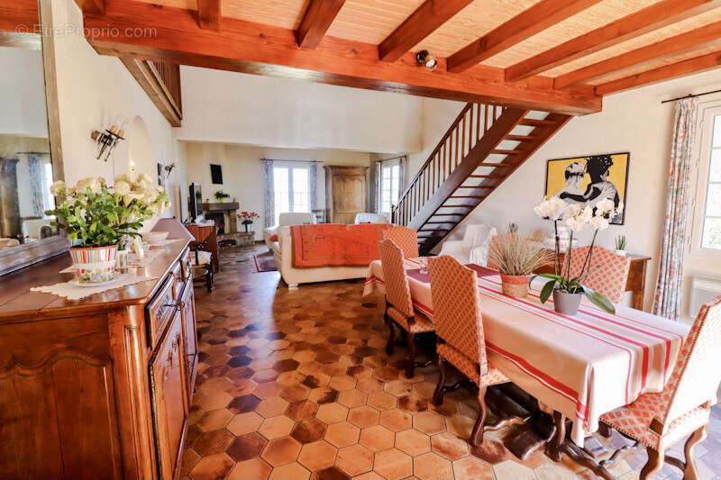 Maison à MESCHERS-SUR-GIRONDE