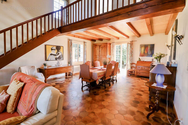 Maison à MESCHERS-SUR-GIRONDE