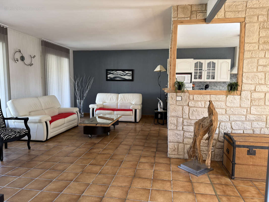 Maison à AMBARES-ET-LAGRAVE