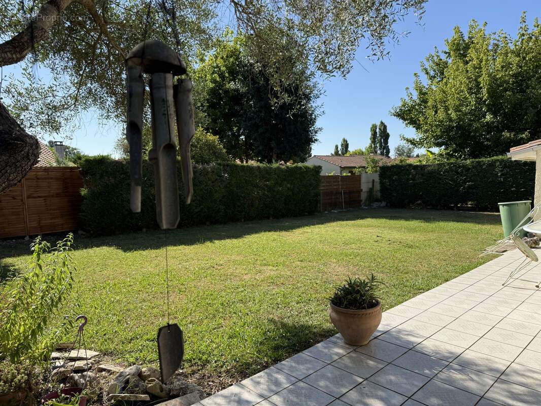 Maison à AMBARES-ET-LAGRAVE