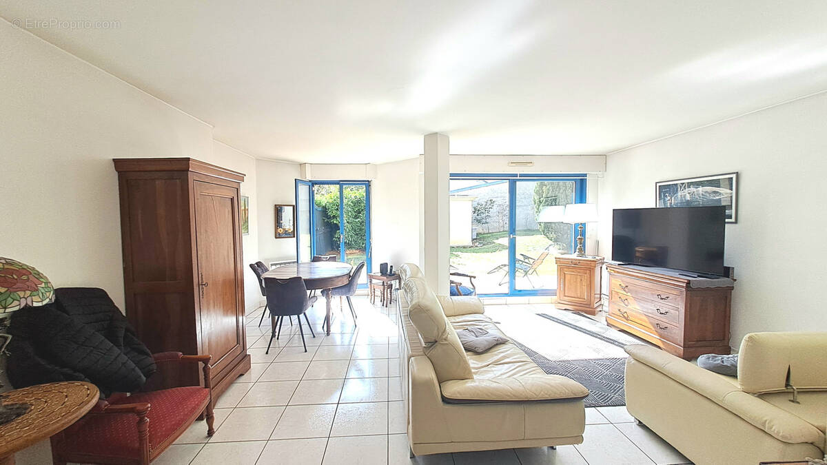 Appartement à LE PERREUX-SUR-MARNE