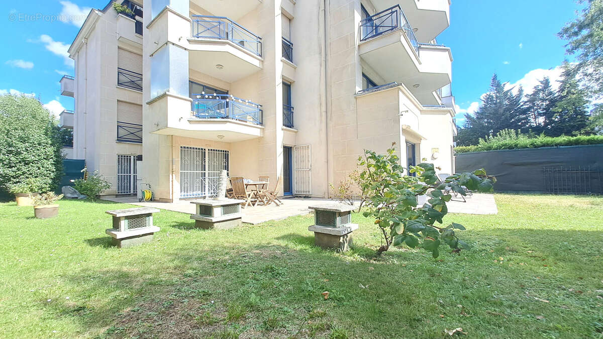 Appartement à LE PERREUX-SUR-MARNE