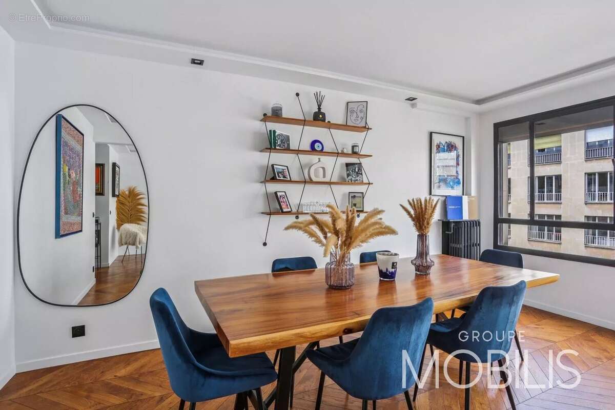 Appartement à PARIS-16E