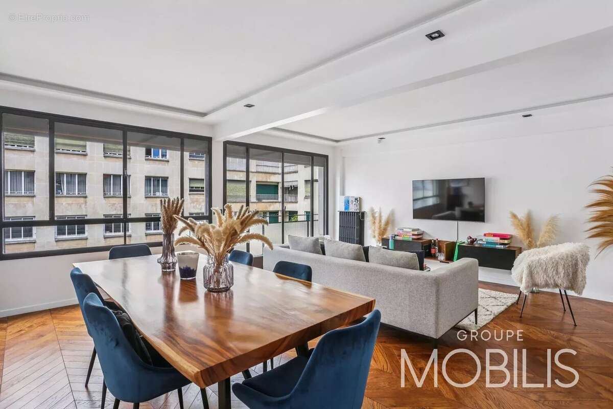 Appartement à PARIS-16E