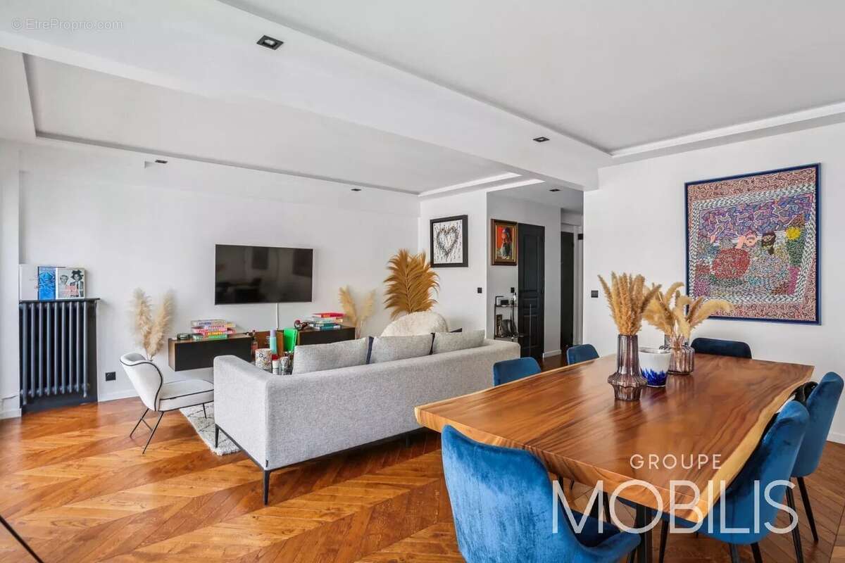 Appartement à PARIS-16E