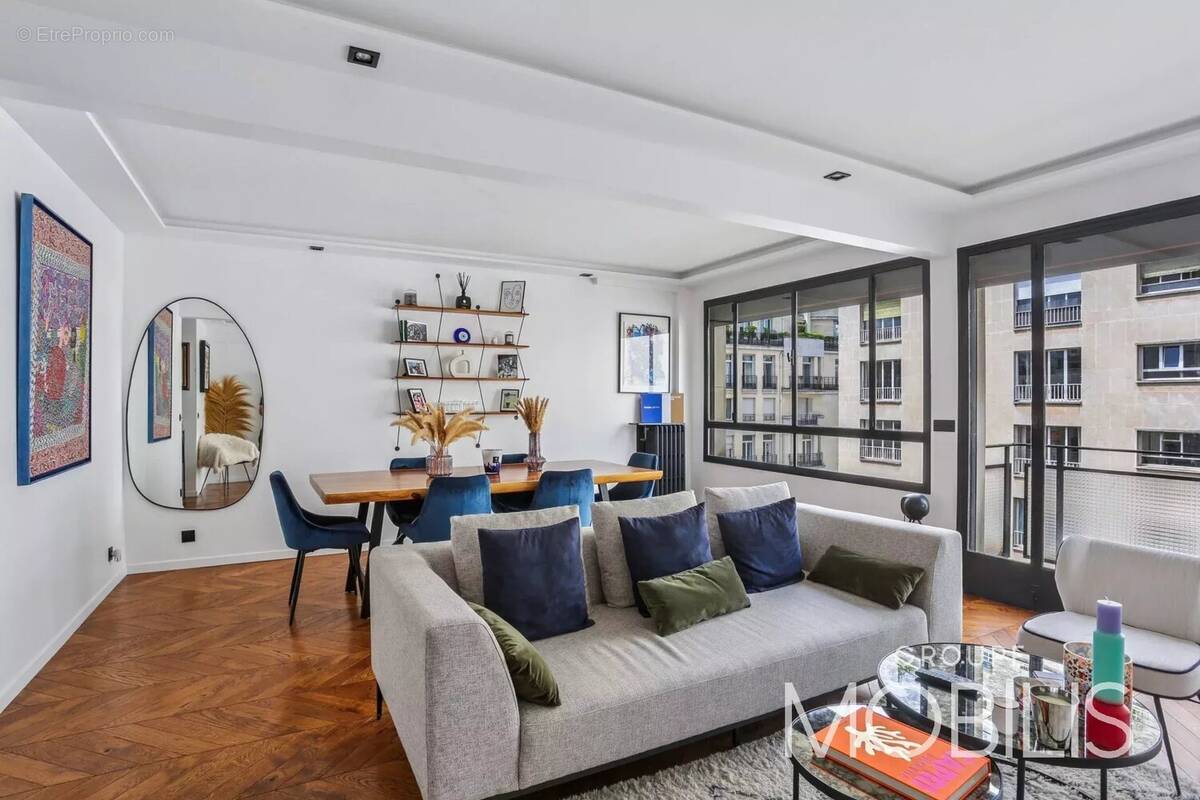Appartement à PARIS-16E