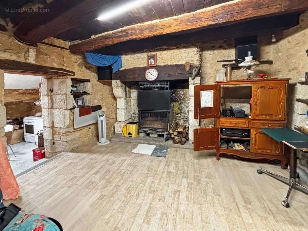 Maison à ANTONNE-ET-TRIGONANT