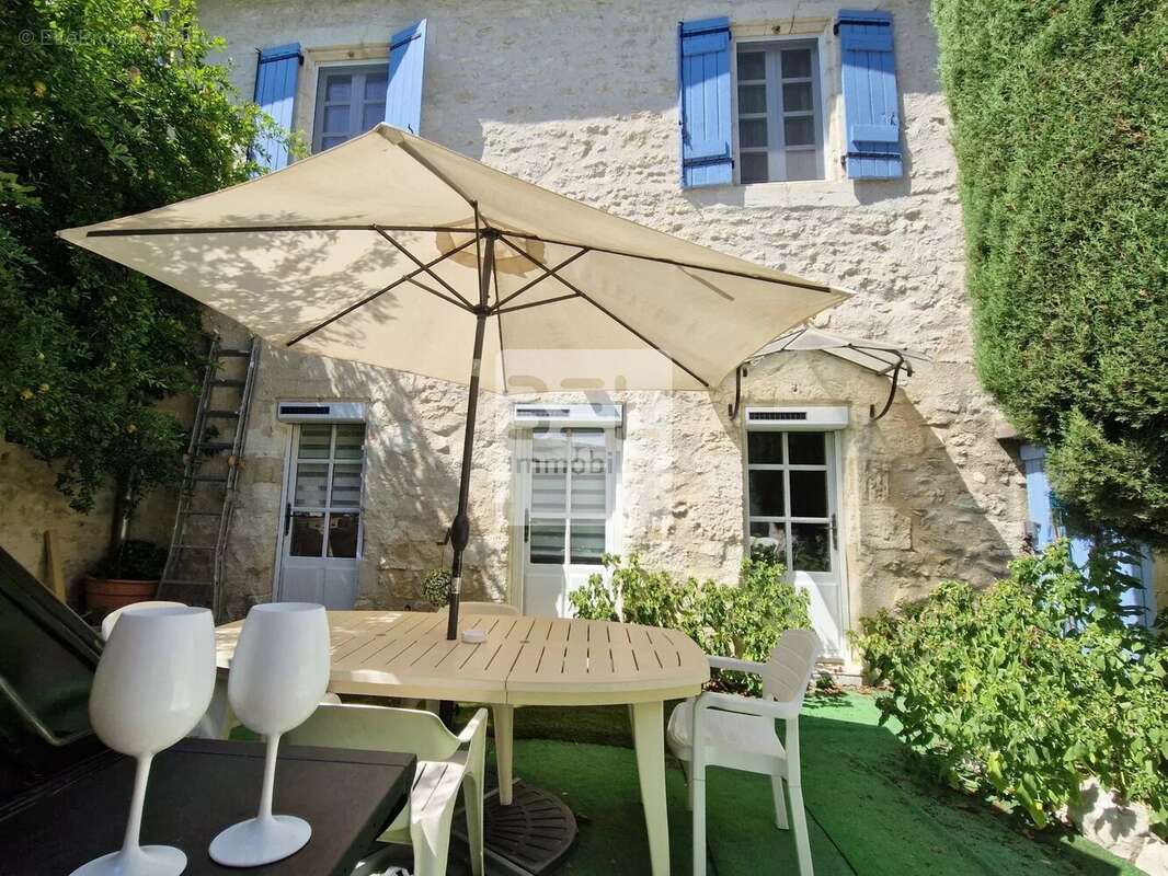 Maison à VILLENEUVE-LES-AVIGNON