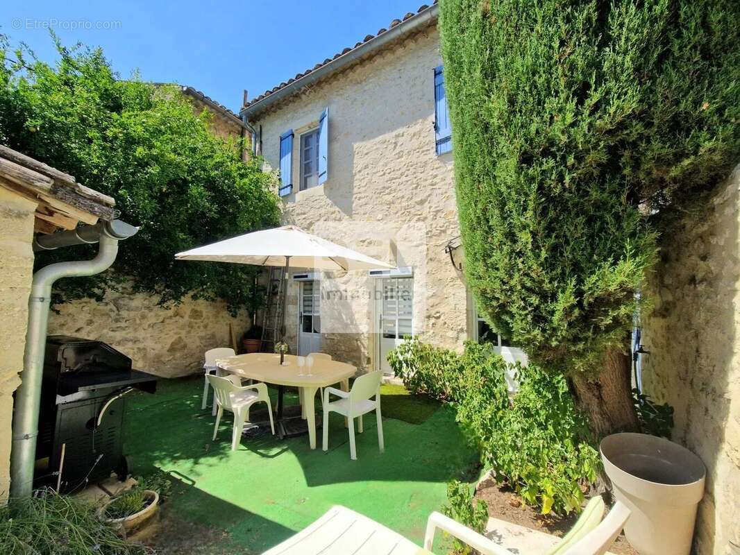 Maison à VILLENEUVE-LES-AVIGNON