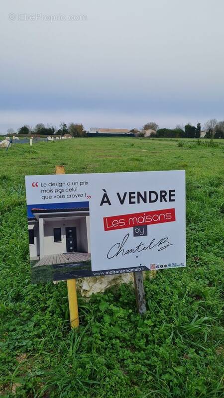 Terrain à CROIX-CHAPEAU