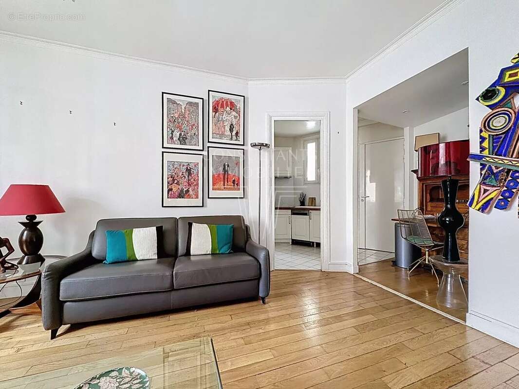 Appartement à PARIS-16E