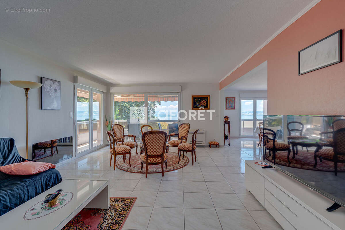 Appartement à EVIAN-LES-BAINS