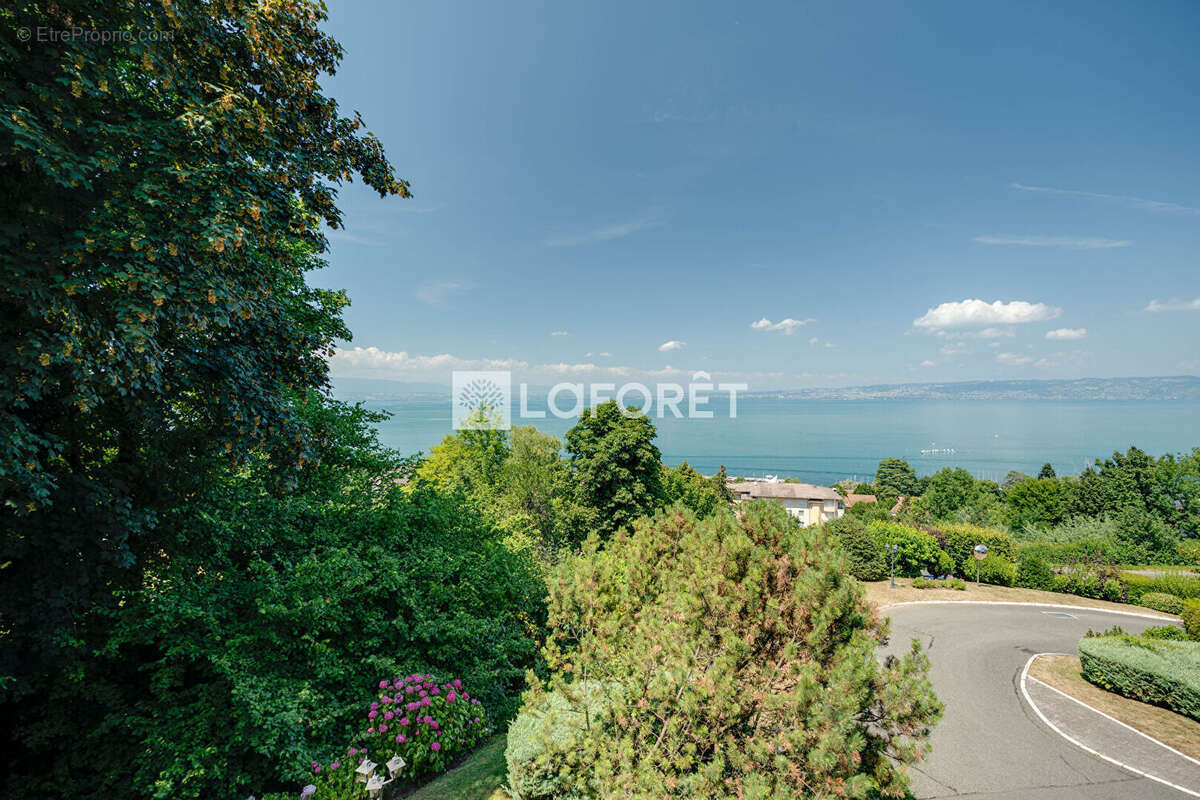 Appartement à EVIAN-LES-BAINS