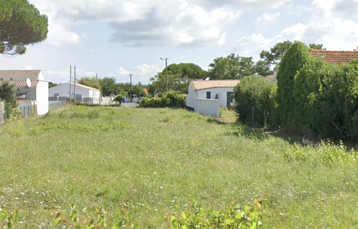Terrain à SAINT-PIERRE-D&#039;OLERON
