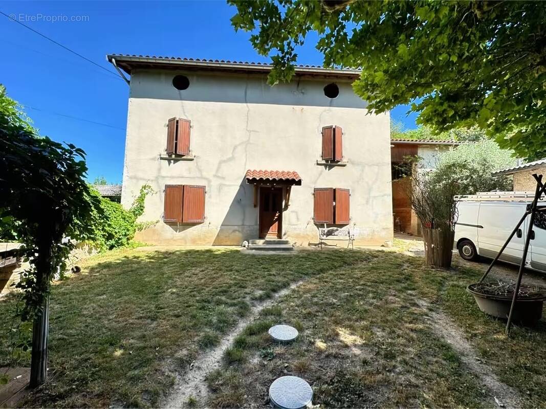 Maison à AUBERIVES-SUR-VAREZE