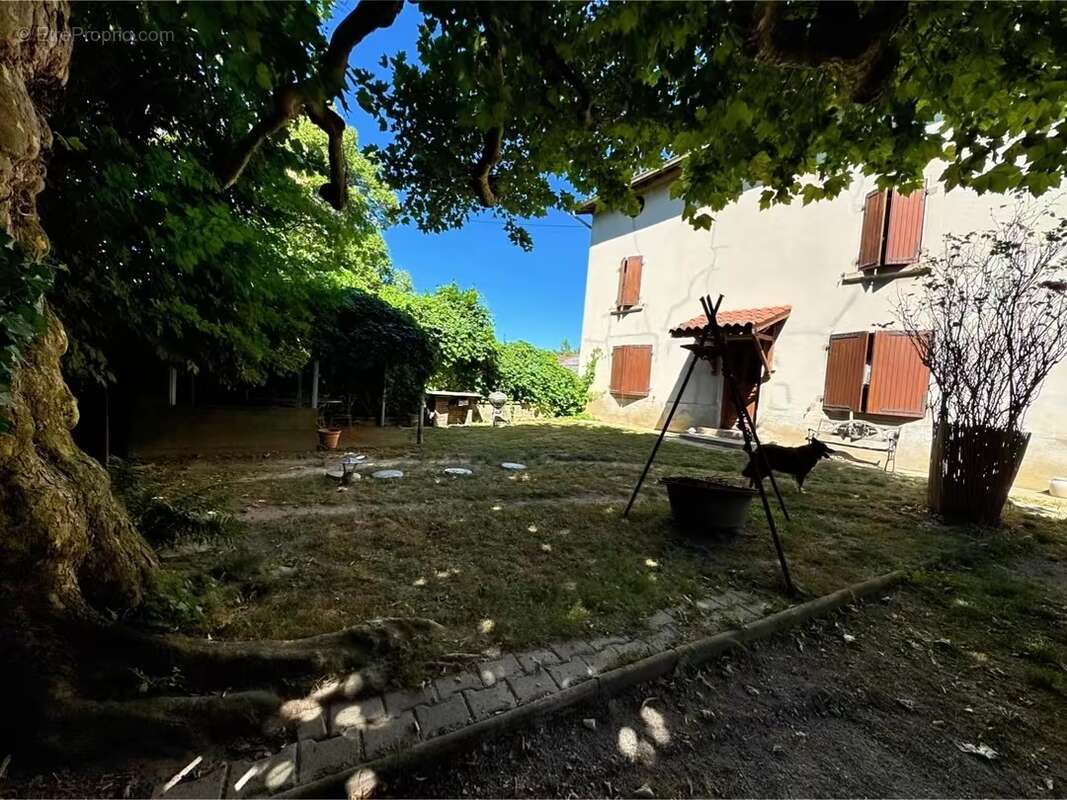 Maison à AUBERIVES-SUR-VAREZE