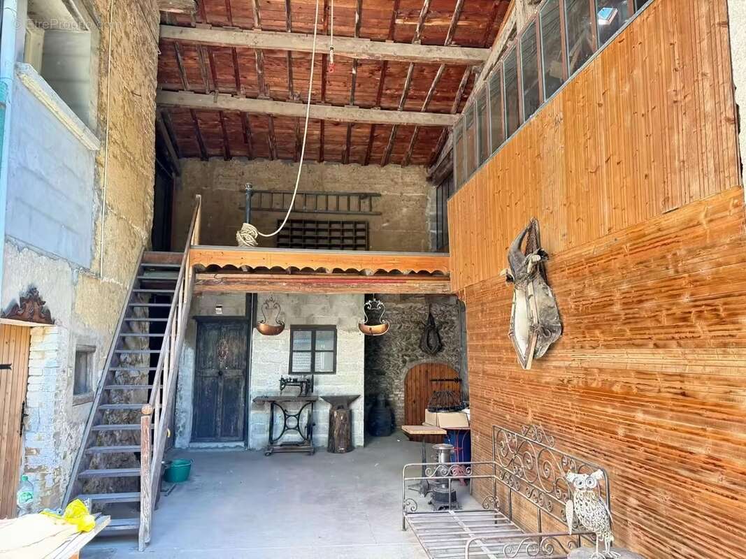 Maison à AUBERIVES-SUR-VAREZE