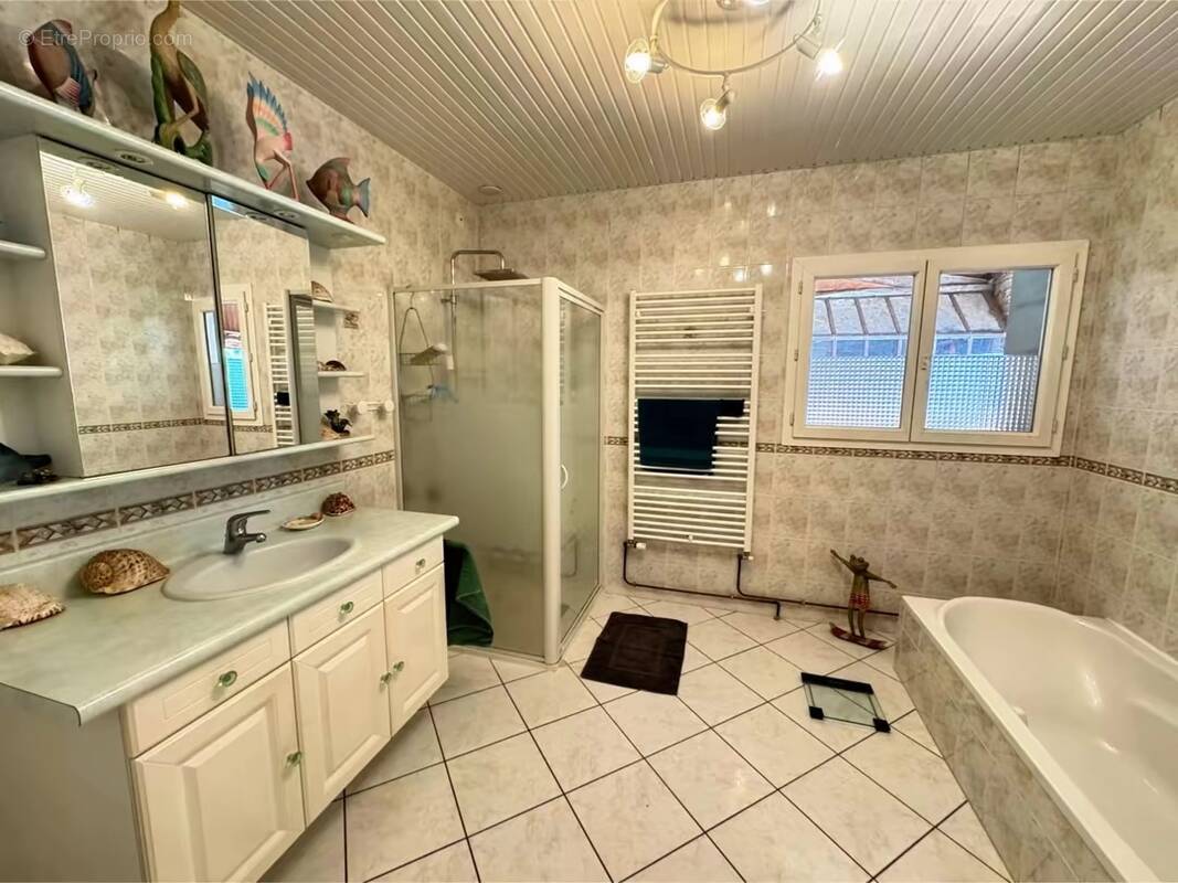 Maison à AUBERIVES-SUR-VAREZE