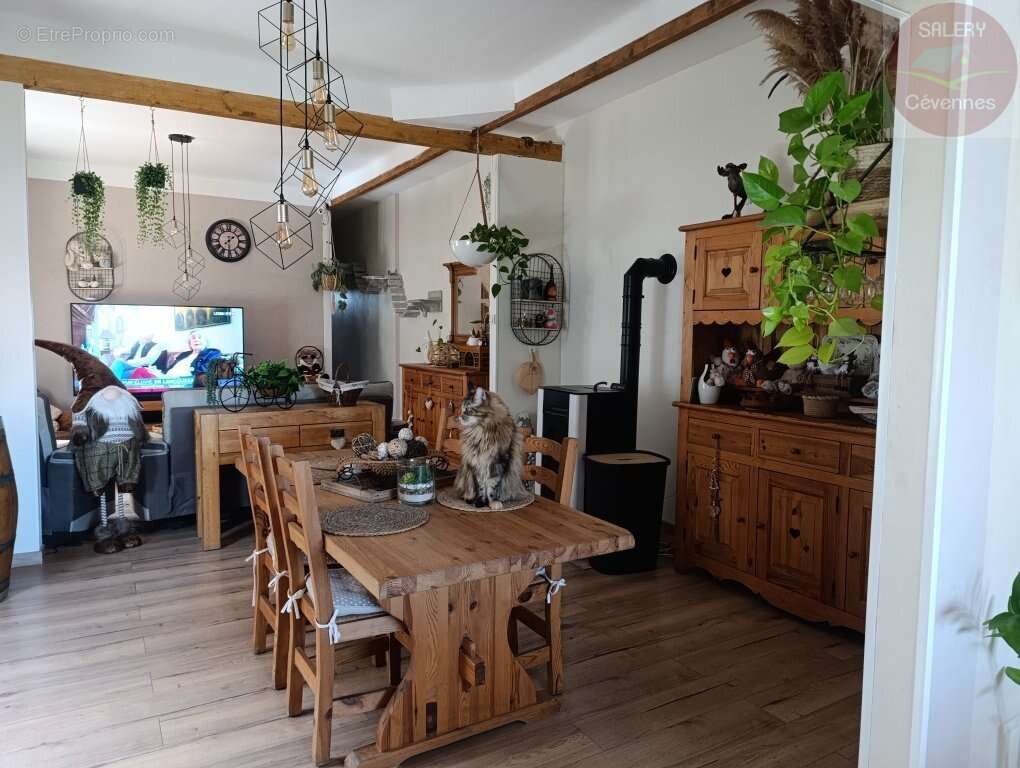 Maison à CANAULES-ET-ARGENTIERES