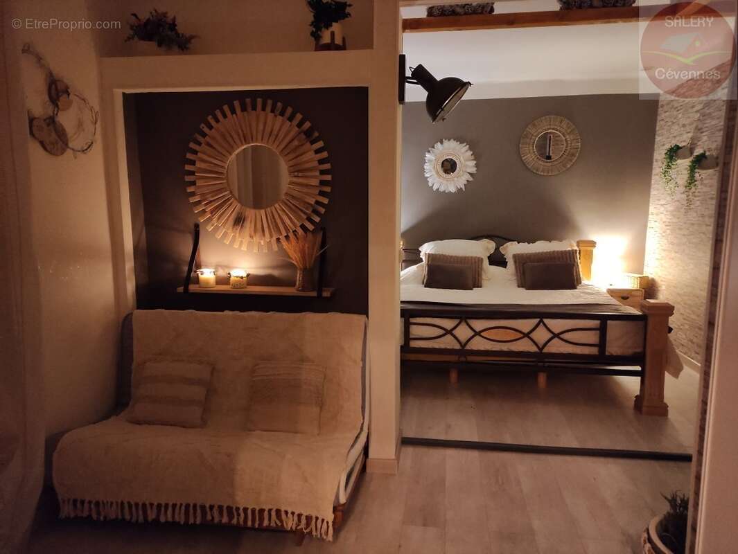 Maison à CANAULES-ET-ARGENTIERES