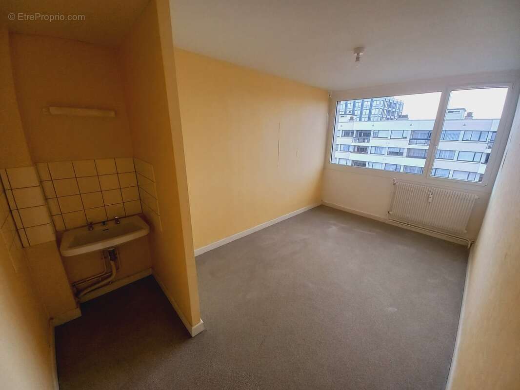 chambre 3 - Appartement à VALENCIENNES