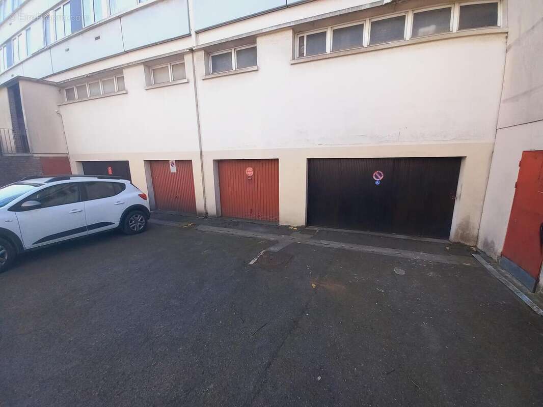 garage - Appartement à RAISMES