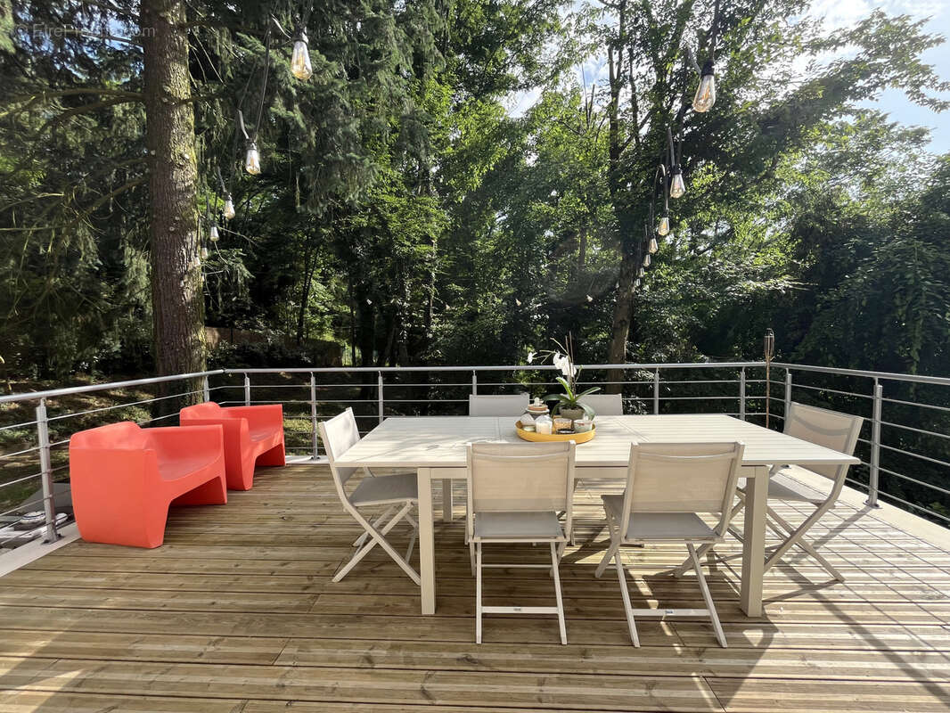 Maison à TASSIN-LA-DEMI-LUNE