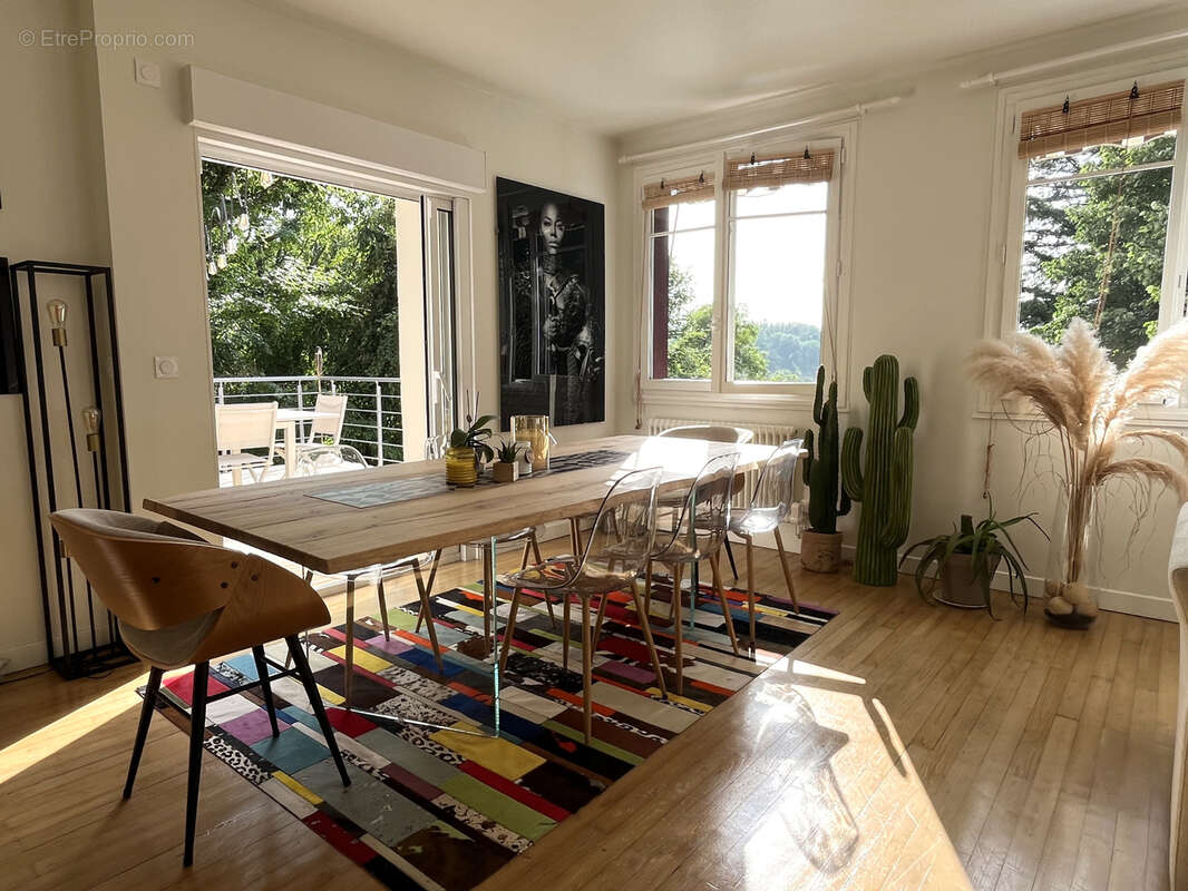 Maison à TASSIN-LA-DEMI-LUNE