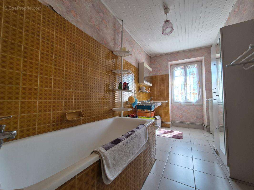 Maison à CONDAT-SUR-VEZERE