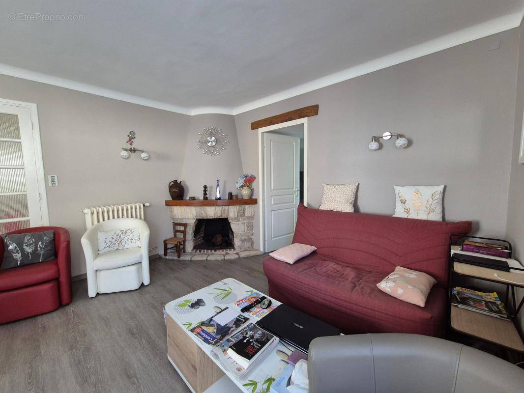 Maison à CONDAT-SUR-VEZERE