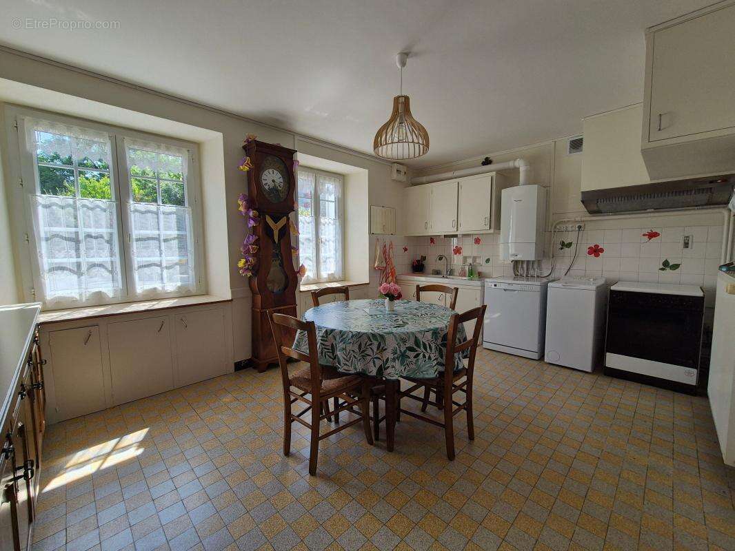 Maison à CONDAT-SUR-VEZERE