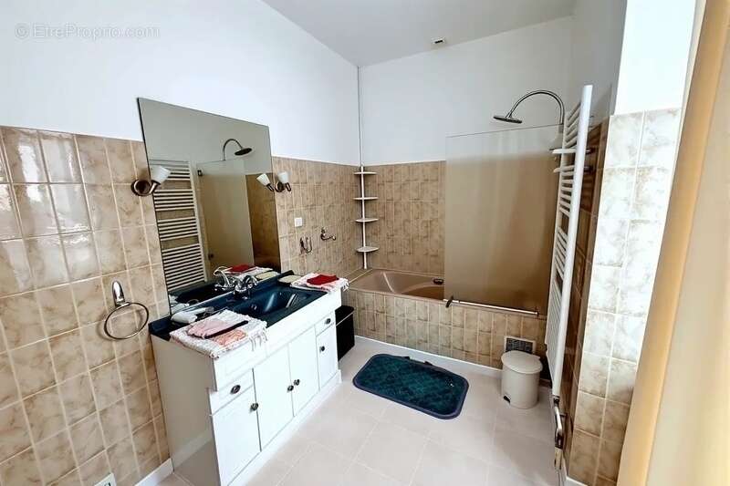 Maison à ARNAC-POMPADOUR