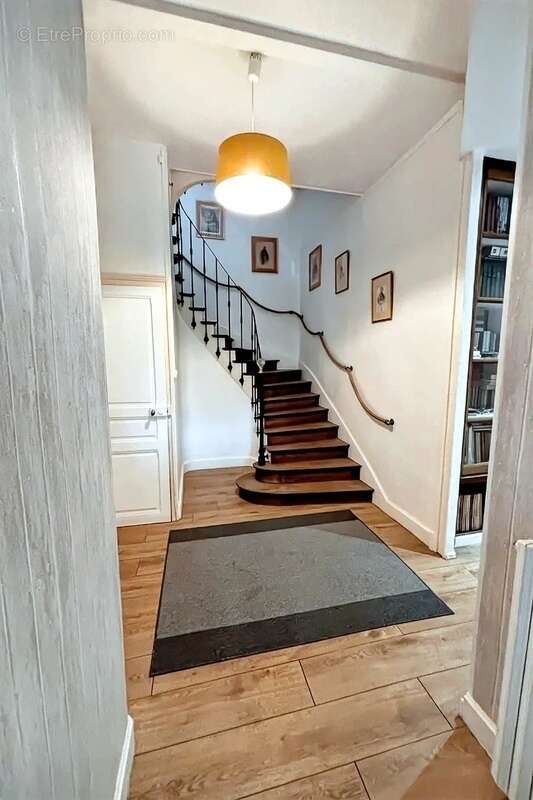 Maison à ARNAC-POMPADOUR