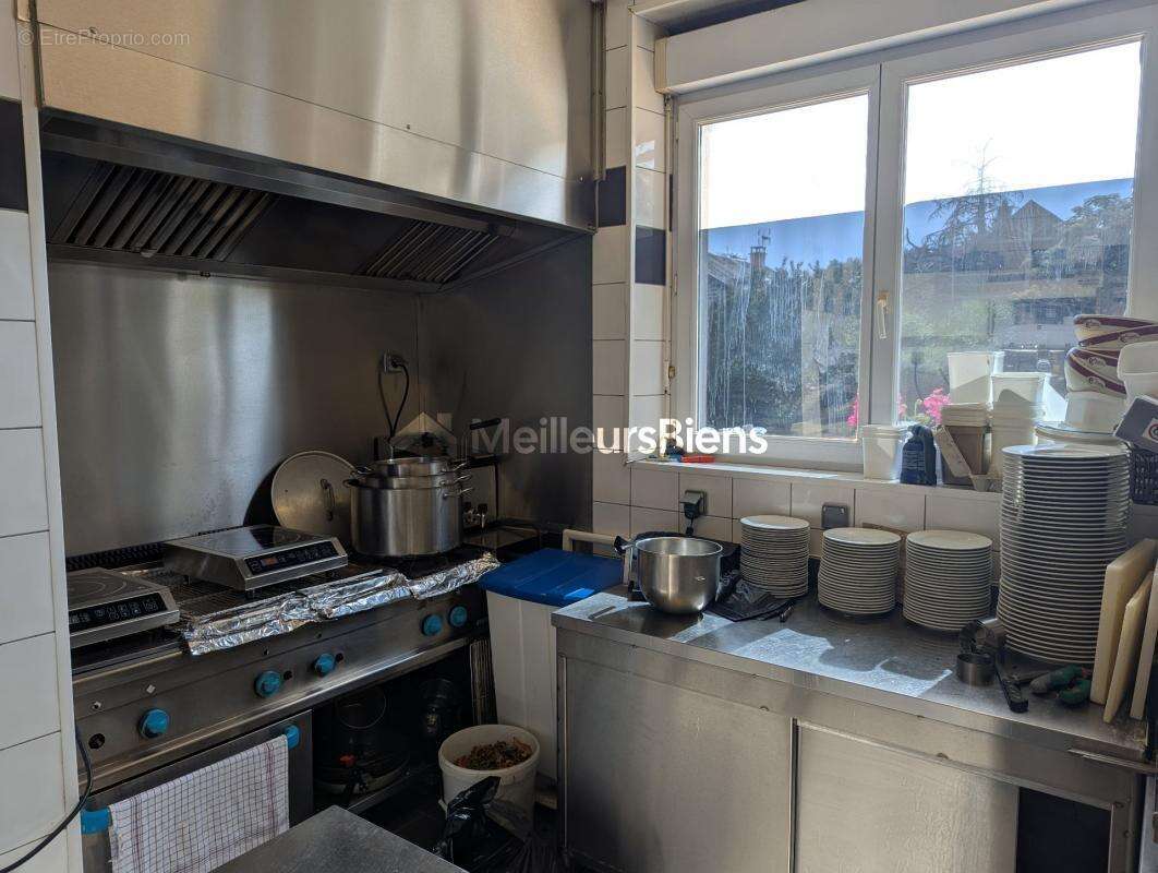 Commerce à SAINT-PARDOUX-L&#039;ORTIGIER