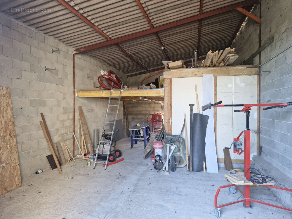 Commerce à AIXE-SUR-VIENNE