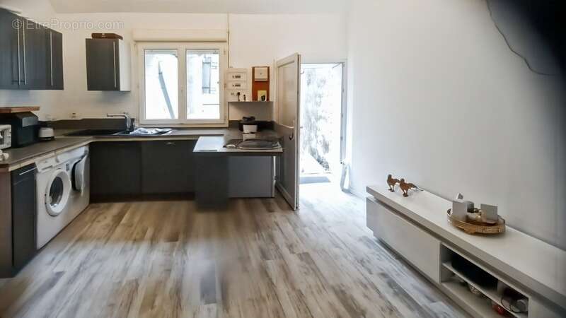 Commerce à CHAMPLITTE