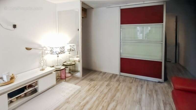 Commerce à CHAMPLITTE