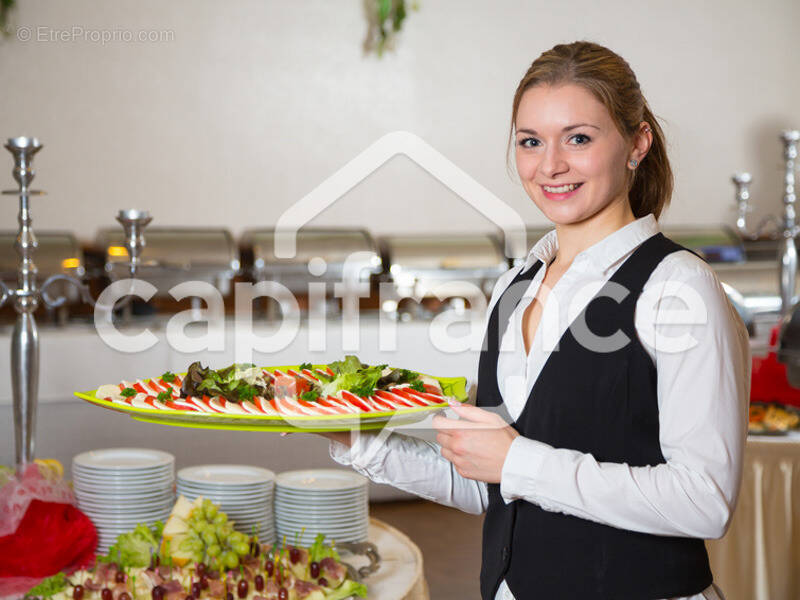 Commerce à FONTENAY-LE-COMTE