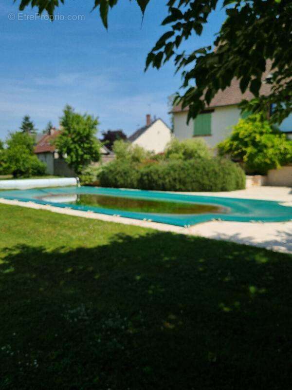 Maison à PLAIMPIED-GIVAUDINS