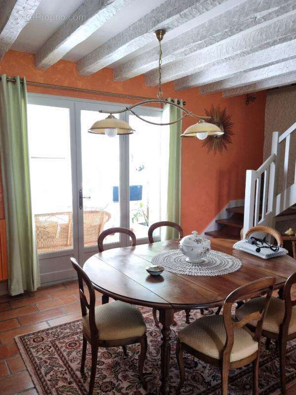 Maison à PLAIMPIED-GIVAUDINS